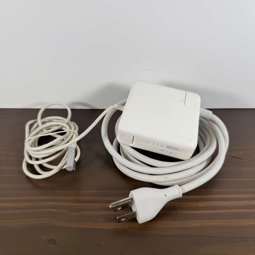 Apple 85W MagSafe 1 Power Adapter MacBook Pro Charger A1343 White Fair